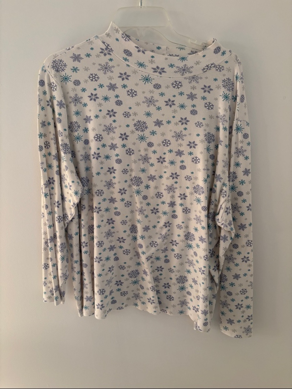 Basic Editions White Long Sleeve Mock Neck Top with Blue Snowflake Print